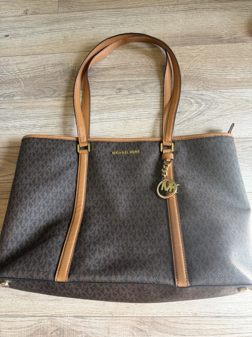 Michael Kors Signature Jet Set large tote